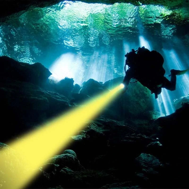 XHP70 Diving Light Yellow White LED 1500 Lumens Super Bright Diving Torch Underwater 50m Flashlight IPX8 Waterproof Diving Lamp for Diving Activities