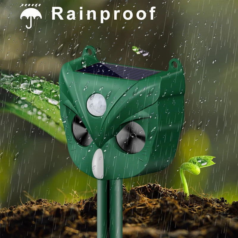 AGSIVO Solar Animal Repeller Ultrasonic Animal Repellent with PIR Motion Sensor and LED Flash Light For Cat / Mole / Dog / Squirrel / Deer / Fox