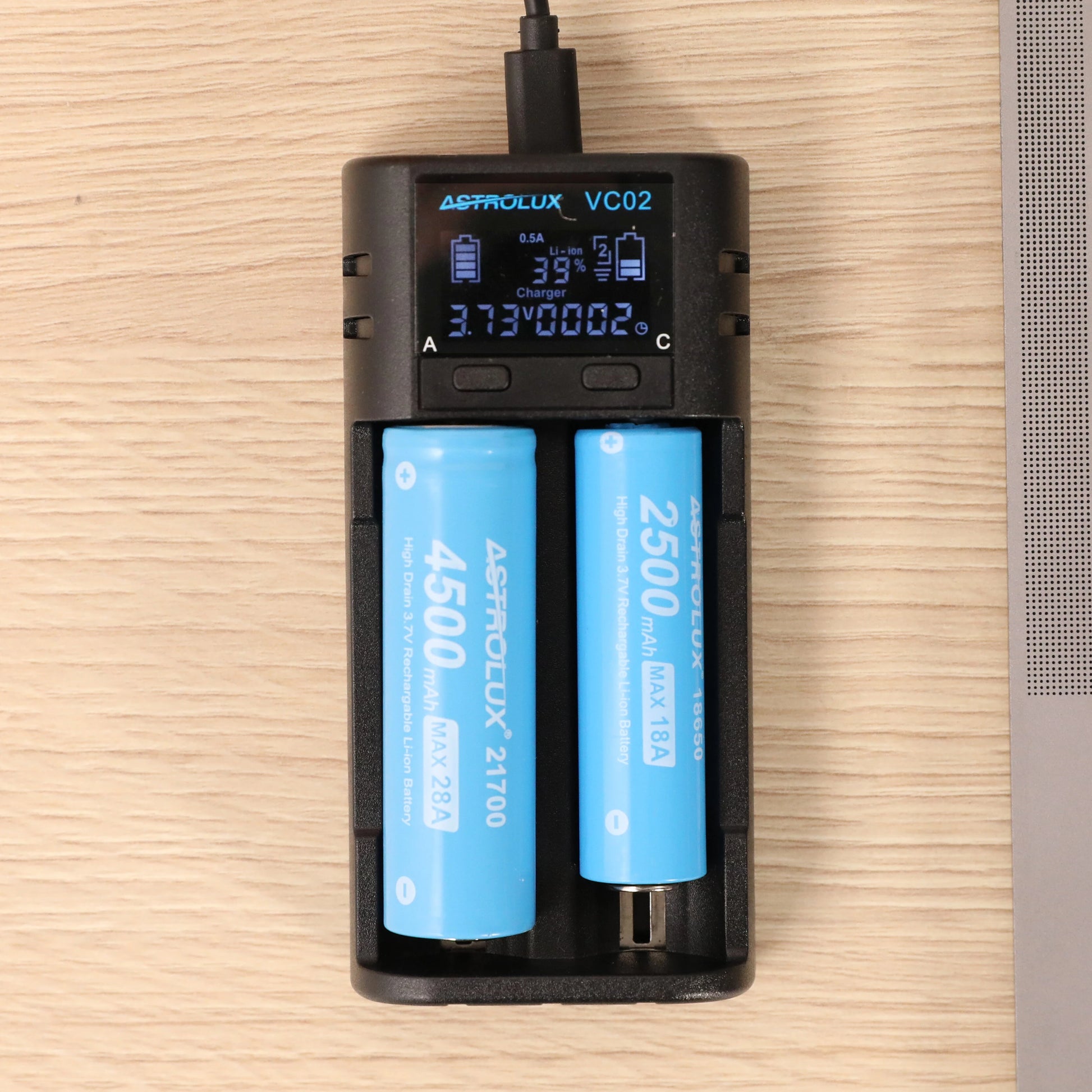 Astrolux VC02 Intelligent 2-Slot LCD Battery Charger Type-C 2A Quick Charge Mix-charging of 1.2V Ni-MH/Ni-CD AA/ AAA/ AAAA 3.6V/ 3.7V Li-ion/ IMR/ INR/ ICR 14500/ 18650/ 21700/26650 Battery For Cells Flashlight RC Toys Home Tools