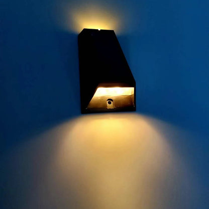 Solar Wall Lights Outdoor Waterproof Decorative Garden Lights RGB / Dual-Color Garden Decorative Fence Lights